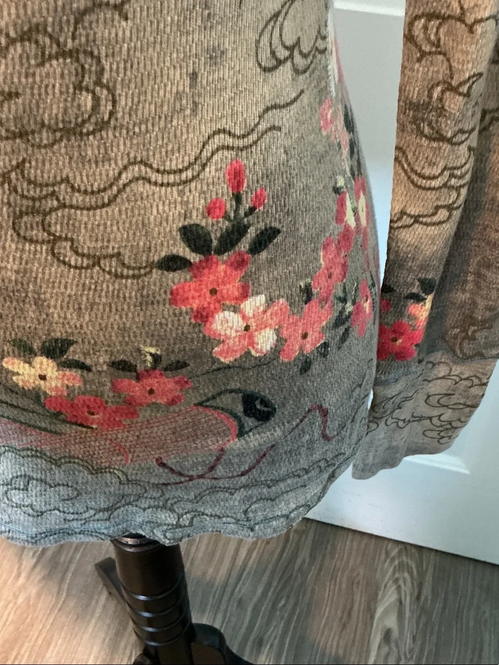 Lucky Brand Vintage Asian inspired Scoop Neck Floral Graphic Long-Sleeve Top M
